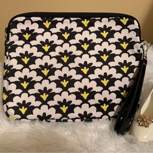 VERA BRADLEY fanfare fans, black and yellow neoprene zippered tablet sleeve